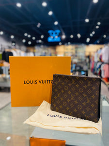 Louis Vuitton Pouch Toiletry 26 Black Sides