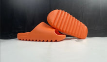 Load image into Gallery viewer, YEEZY SLIDE  Enflame orange
