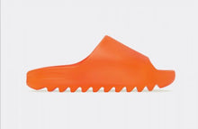 Load image into Gallery viewer, YEEZY SLIDE  Enflame orange
