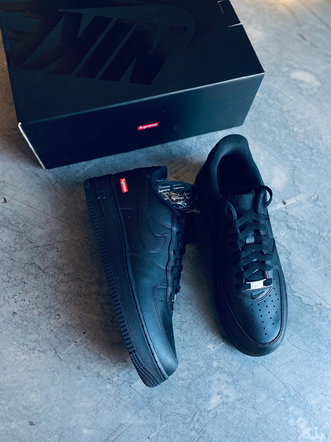 NIKE x SUPREME AIR FORCE 1 BLACK