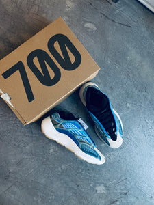 YEEZY 700 V3 ARZARETH