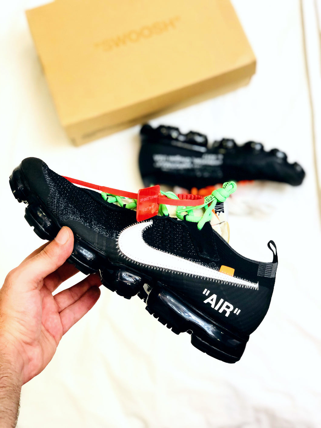 OFF WHITE X NIKE VAPORMAX OG