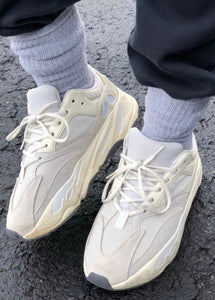 YEEZY 700 Analog