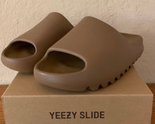 Load image into Gallery viewer, YEEZY SLIDE CORE
