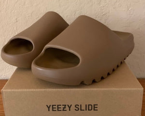 YEEZY SLIDE CORE