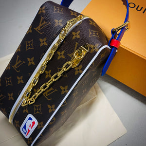 LOUIS VUITTON x NBA CLAOKROOM DOPP KIT BAG BROWN