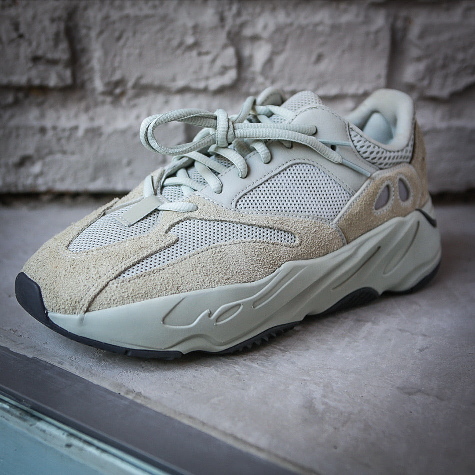 YEEZY 700 Salt