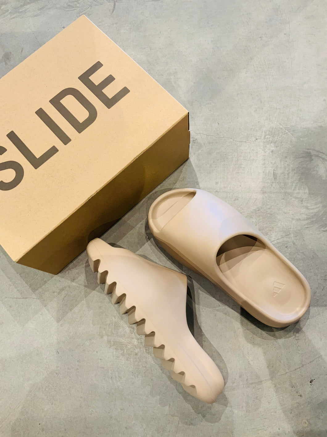 YEEZY SLIDE PURE