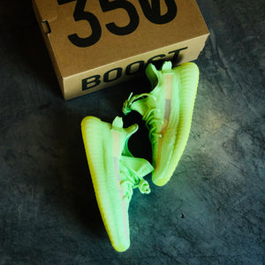 YEEZY 350 GLOW IN THE DARK